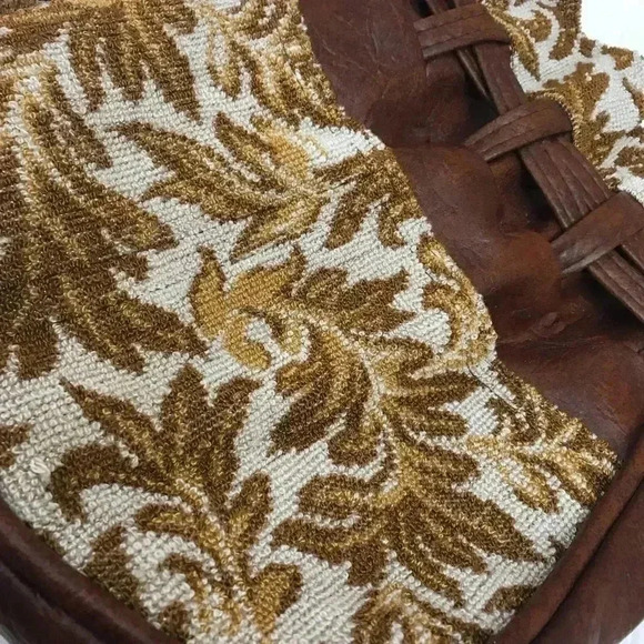 Tex-Made Leather Embroidered Handbag - Picture 5 of 5